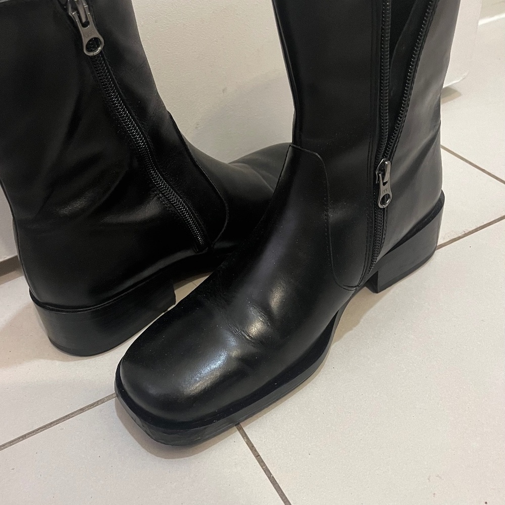 L’intervalle black boots